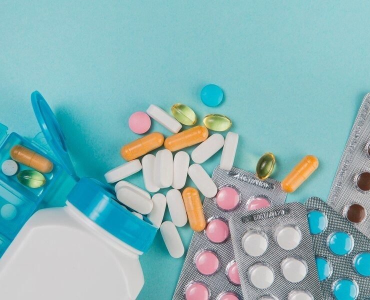top-view-variety-medicine-tablet